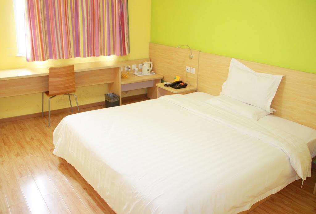 7Days Inn Qingdao Haiyunan Xinglong Road Szoba fotó