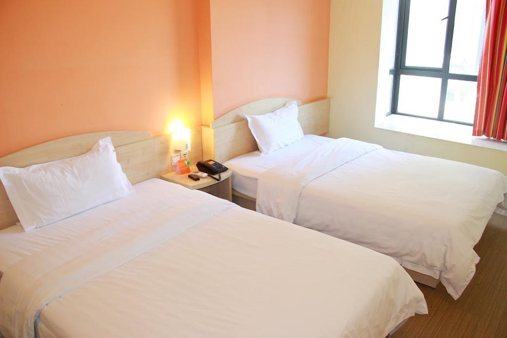 7Days Inn Qingdao Haiyunan Xinglong Road Szoba fotó
